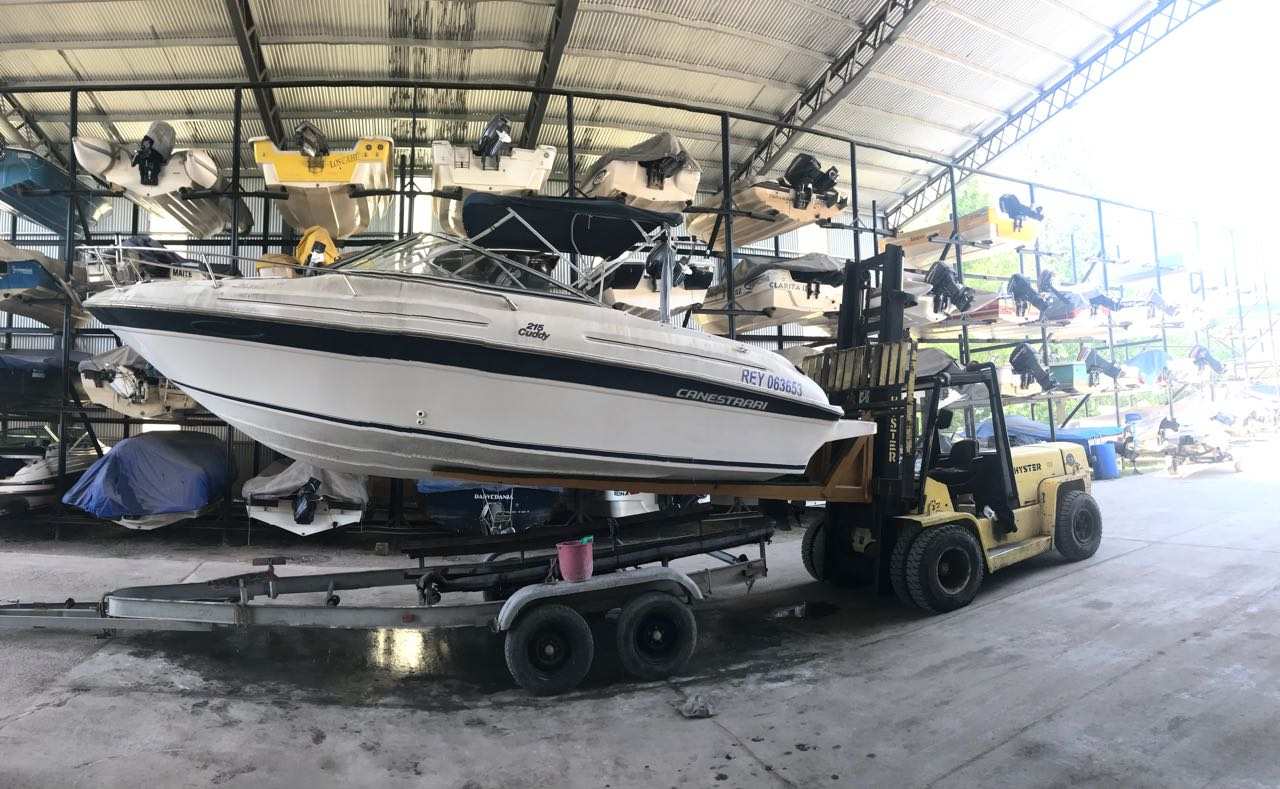 Un autoelevador de 7 toneladas para el varadero